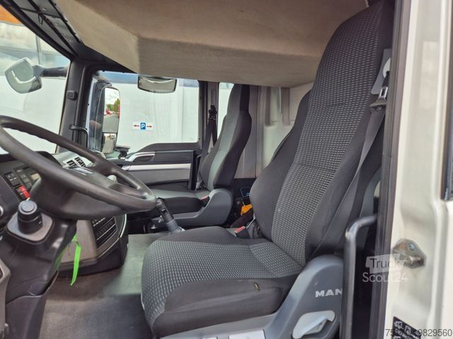 Gru montata su autocarro MAN TGS 35.360 8x4 BB Gormach 91000 TECH Funk