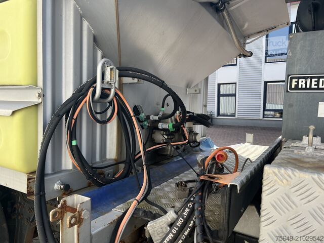 Vrachtwagenchassis Mercedes-Benz Atego 1828 L 4x2 Atego 1828 L 4x2,Rechtslenker, Winterdienstplatte