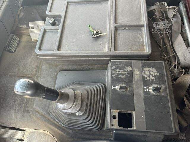 Бортовой грузовик Mercedes-Benz SK 1827L 4x2 SK 1827L 4x2