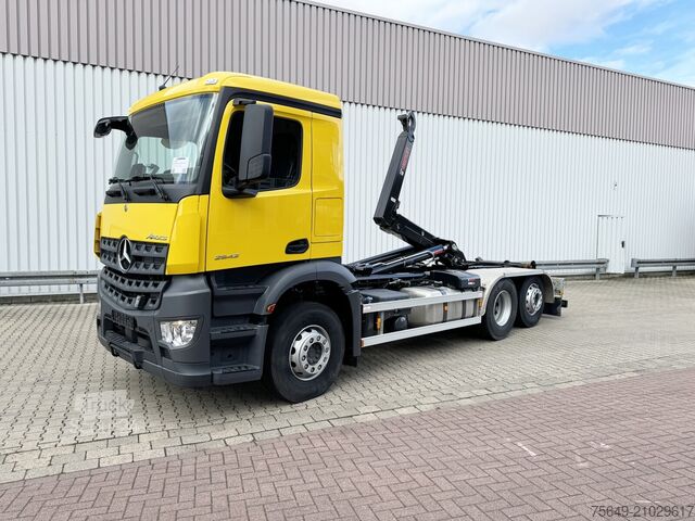Camion benne à bras amovible Mercedes-Benz Arocs 2642 L 6x2 Arocs 2642 L 6x2/42, Liftachse, Hiab 21S56 bis 6.5m Container