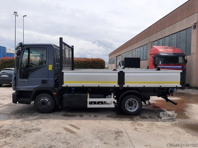 BENNE BASCULANTE À TROIS CÔTÉS Iveco 75E21