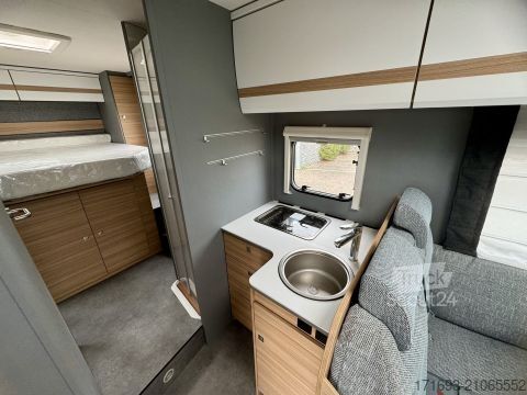 Semi-integrated camper Dethleffs Just 90 T 7052 EB Multimedia/Sat/TV