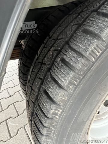 Transporter mit Koffer IVECO Daily 70C18 Koffer LBW EU6 Klima