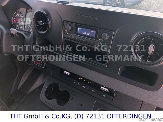 Stadtbus MERCEDES-BENZ 517 CDI,23+1+7 +ROLLSTUHLRAMPE