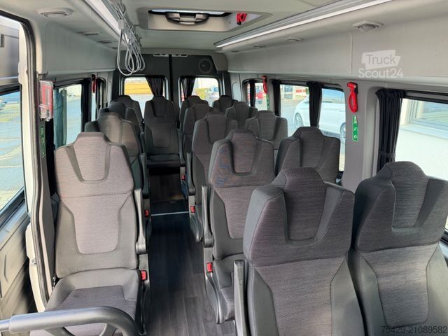 Miniautocarro VOLKSWAGEN Crafter 17-Sitzer + 5 Stehplätze, neues Modell