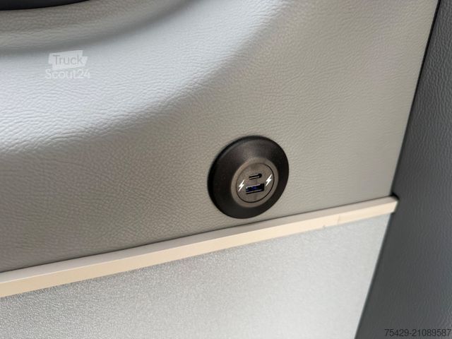 Stadtbus MERCEDES-BENZ 519 CDI CITY Heckniederflur , 33 Personen