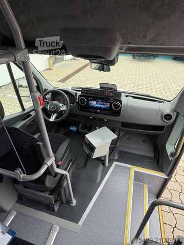 Stadtbus MERCEDES-BENZ 519 CDI CITY Heckniederflur , 33 Personen