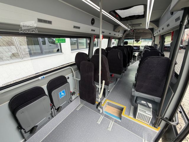 Stadtbus MERCEDES-BENZ 519 CDI CITY Heckniederflur , 33 Personen