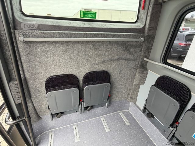 Stadtbus MERCEDES-BENZ 519 CDI CITY Heckniederflur , 33 Personen