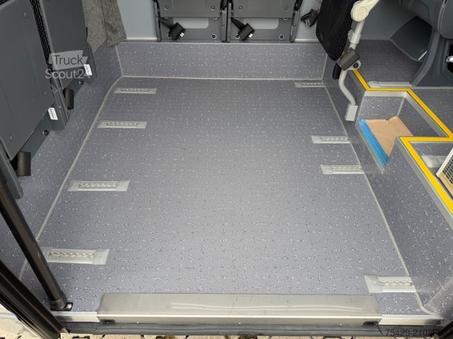 Stadtbus MERCEDES-BENZ 519 CDI CITY Heckniederflur , 33 Personen