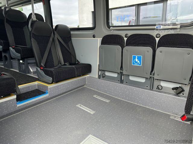 Stadsbus MERCEDES-BENZ 519 CDI CITY Mittelniederflur , 33 Personen