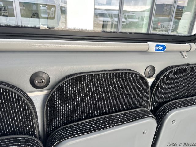 Stadsbus MERCEDES-BENZ 519 CDI CITY Mittelniederflur , 33 Personen