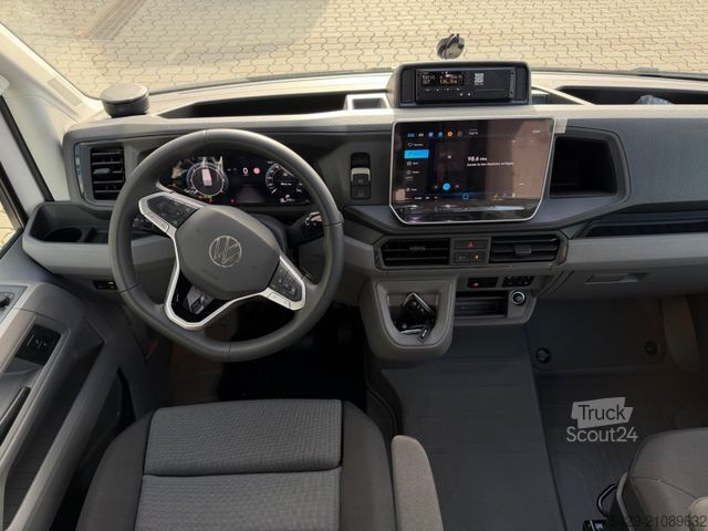 Miniautocarro VOLKSWAGEN Crafter 17-Sitzer + 5 Stehplätze, neues Modell