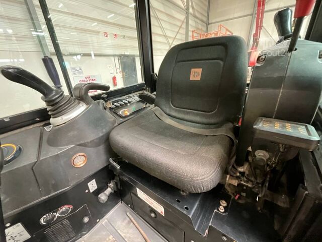  JCB 16 C-1
