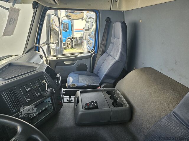 LKW mit Kühlkoffer VOLVO FM330 6x2 FRIGOBLOCK Multizone Lenk u. L
