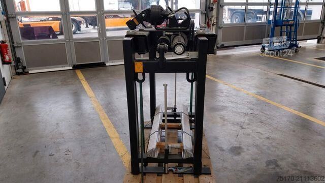 Inşaat makinesi Kinshofer Palettenzange / Zange KM 332 V - 1100