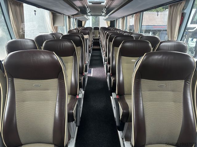 Távolsági autóbusz NEOPLAN CITYLINER P14