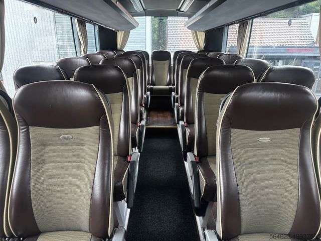 Távolsági autóbusz NEOPLAN CITYLINER P14