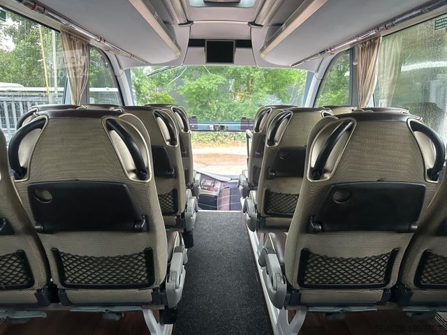 Távolsági autóbusz NEOPLAN CITYLINER P14