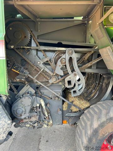 Balenpers (landbouw) Fendt 1270S