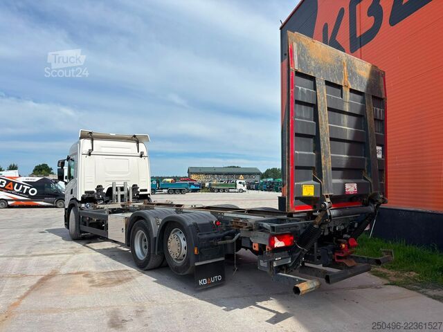 Transport von Containern Scania P 500 6x2*4 9 TON FRONT AXLE / RETARDER