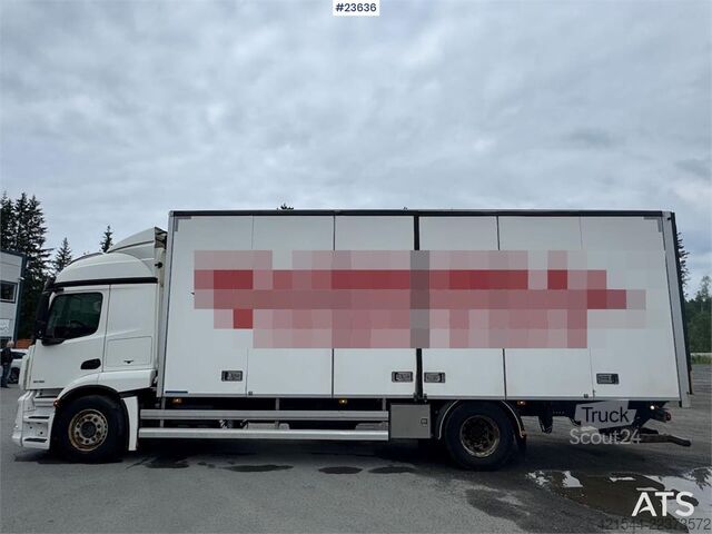 Mercedes-Benz Actros 1835 4x2 box truck - Full side opening