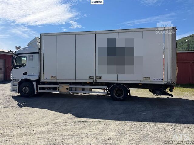  Mercedes-Benz Actros 1835L 4x2 box truck w/ ADR rigged, new clut