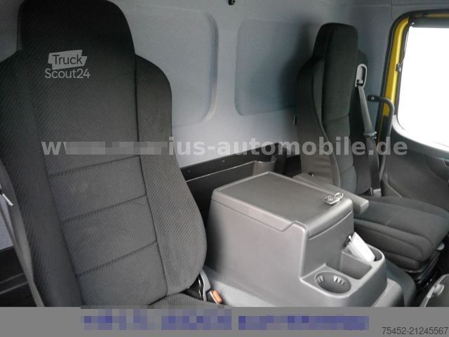 Car carrier van MERCEDES-BENZ Atego 818  Abschleppwagen / Klima / Tempomat