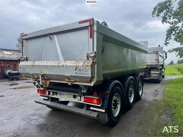 Remorcă cu trei axe Maur – necesită reparații Maur Triple-Axle Trailer – Needs Repair