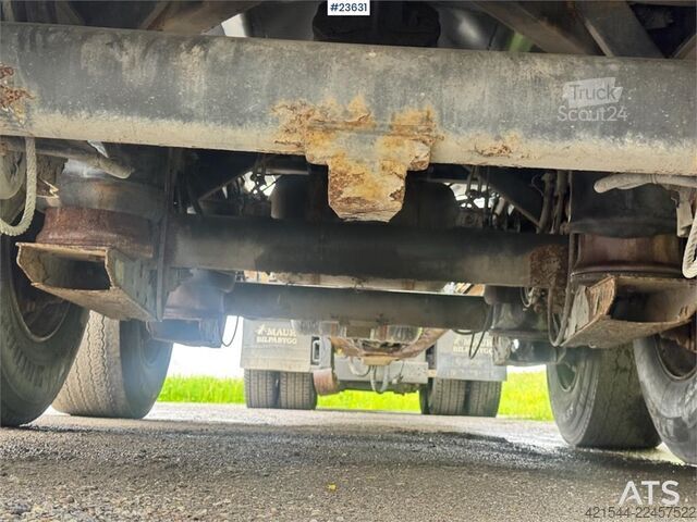 Remorcă cu trei axe Maur – necesită reparații Maur Triple-Axle Trailer – Needs Repair