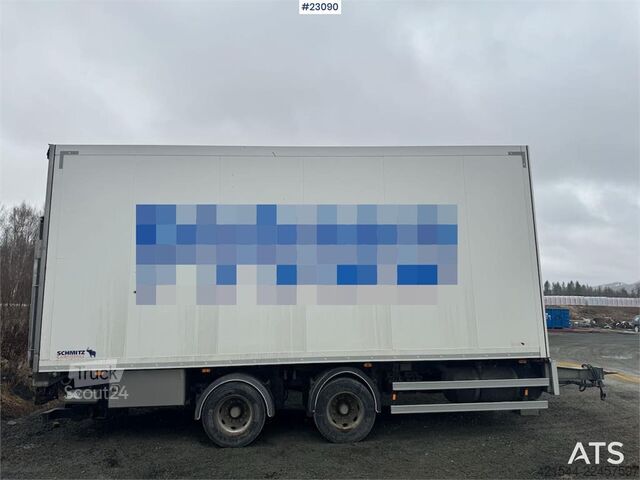 Schmitz Cargobull 2-axle box trailer with Carrier refrigeration unit Schmitz Cargobull 2-axle box trailer with Carrier refrigeration unit
