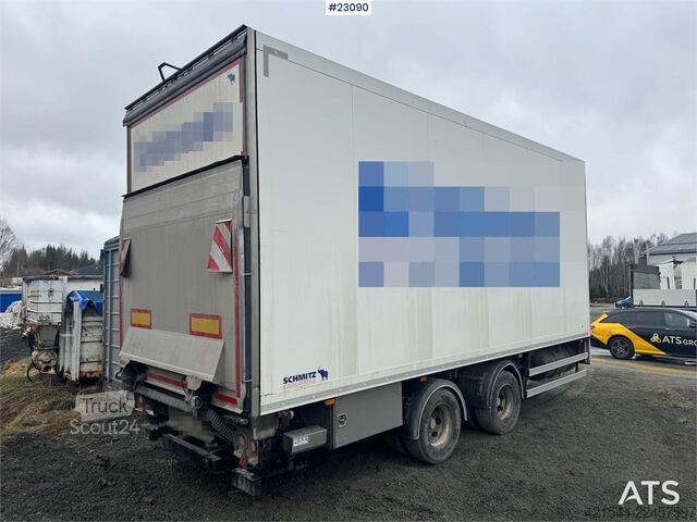 Schmitz Cargobull 2-axle box trailer with Carrier refrigeration unit Schmitz Cargobull 2-axle box trailer with Carrier refrigeration unit