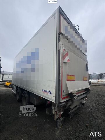 Schmitz Cargobull 2-axle box trailer with Carrier refrigeration unit Schmitz Cargobull 2-axle box trailer with Carrier refrigeration unit