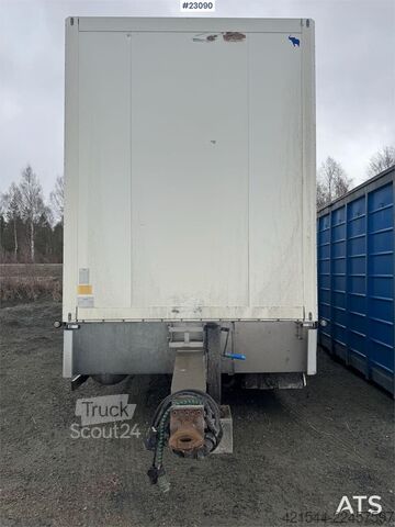 Schmitz Cargobull 2-axle box trailer with Carrier refrigeration unit Schmitz Cargobull 2-axle box trailer with Carrier refrigeration unit