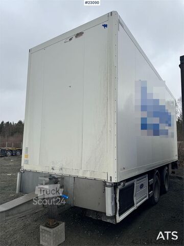 Schmitz Cargobull 2-axle box trailer with Carrier refrigeration unit Schmitz Cargobull 2-axle box trailer with Carrier refrigeration unit