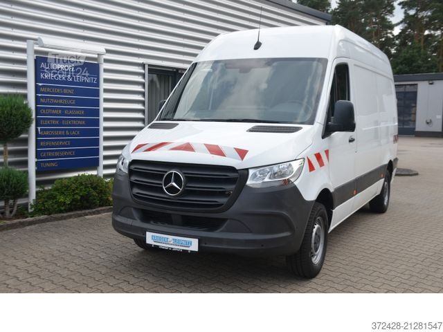 High top van MERCEDES-BENZ Sprinter 314 CDI SPS-Kran Sortimo . LED+