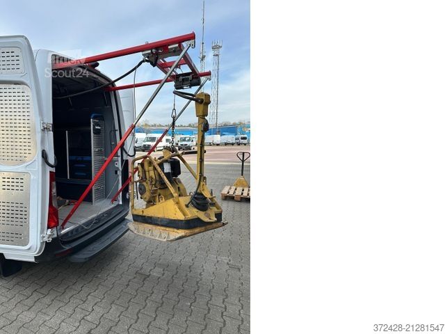 High top van MERCEDES-BENZ Sprinter 314 CDI SPS-Kran Sortimo . LED+