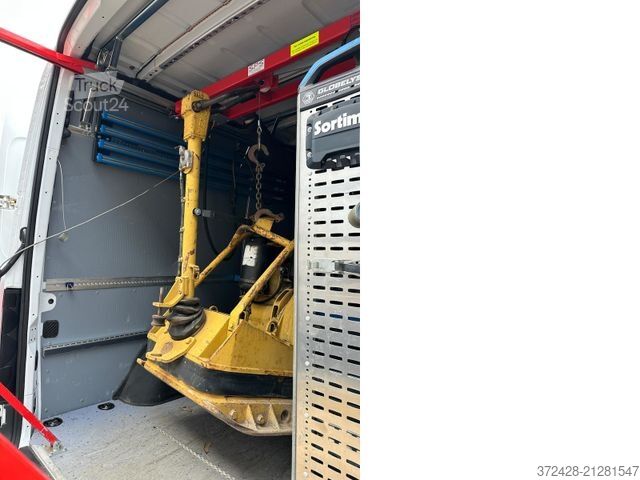 High top van MERCEDES-BENZ Sprinter 314 CDI SPS-Kran Sortimo . LED+