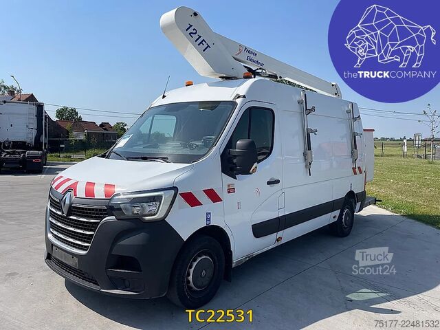 يرفع Renault Master