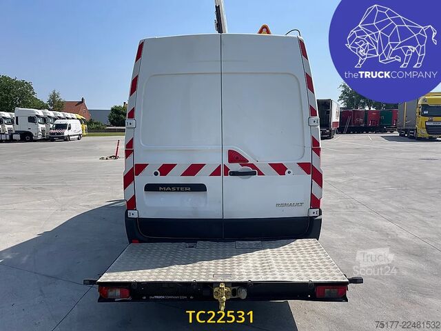 يرفع Renault Master