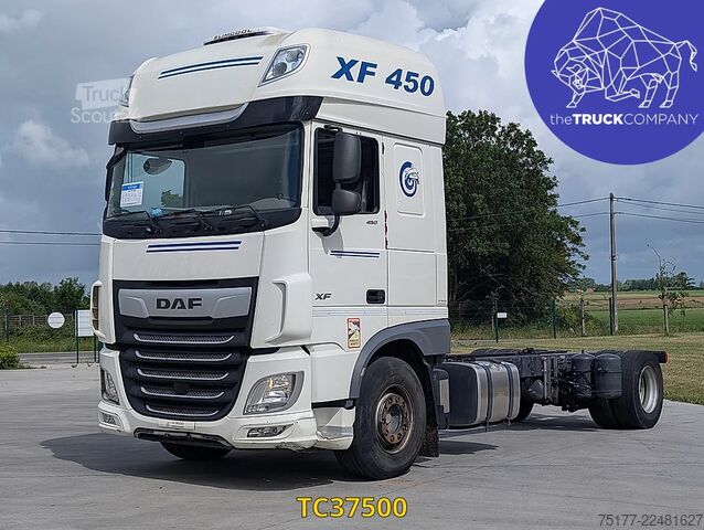 Châssis avec cabine DAF XF 450