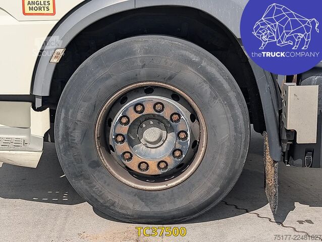 Châssis avec cabine DAF XF 450