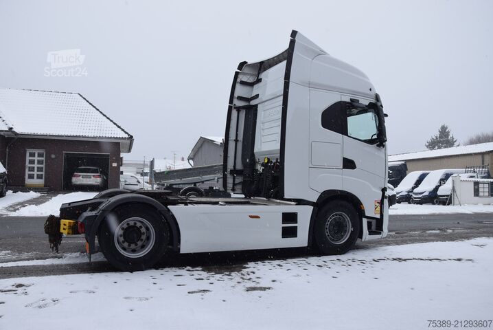 Tractor estándar Iveco S-Way 490 ACC Tempomat Retarder Navi EU6e