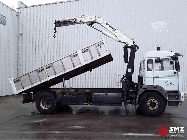 Tipper avec grue Renault G 210