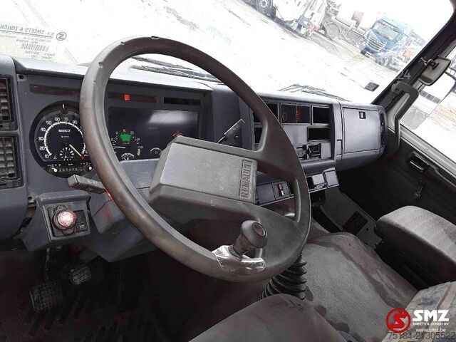 Tipper avec grue Renault G 210