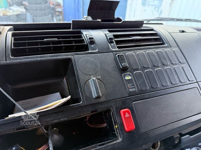 Camion cu platformă și prelată MERCEDES-BENZ 1328/1228Atego,grünePlakette,erst460Tkm,6Zylinde