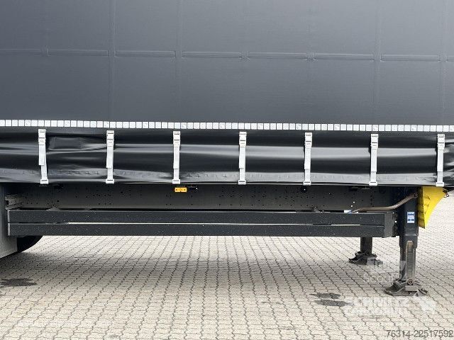 Semi-remorque bâchée Schmitz Cargobull Curtainsider Mega Getränke