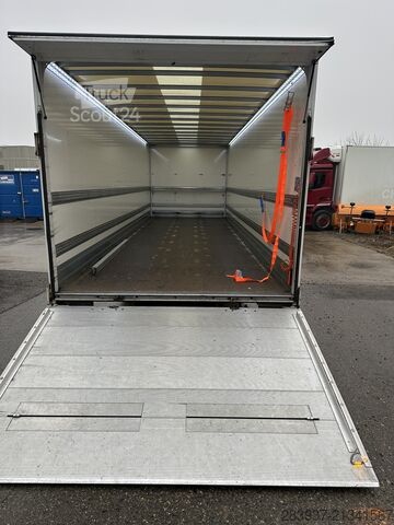 LKW mit Kofferaufbau Iveco 140e25