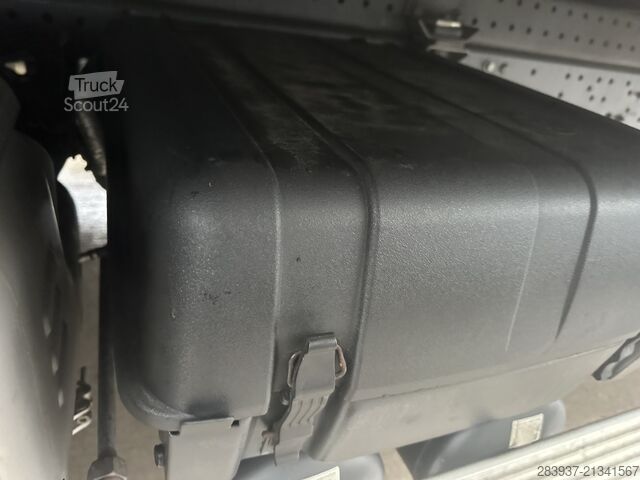 LKW mit Kofferaufbau Iveco 140e25