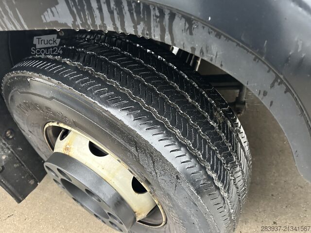 LKW mit Kofferaufbau Iveco 140e25